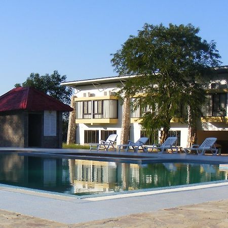 Landmark Woods Hotel Kaziranga Exterior photo